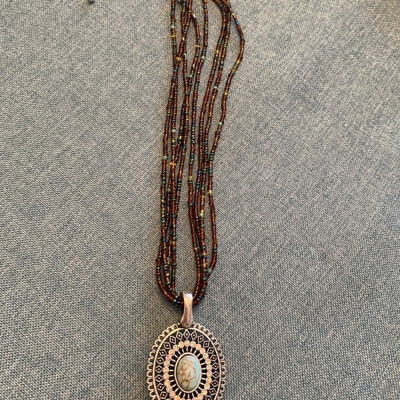 Premier Designs Necklace - Picture 3 of 3